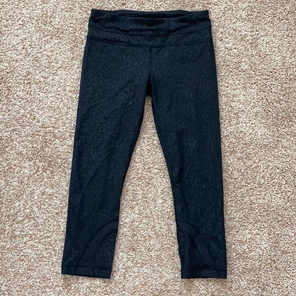 Lululemon Black Patterned Leggings, Size: 6